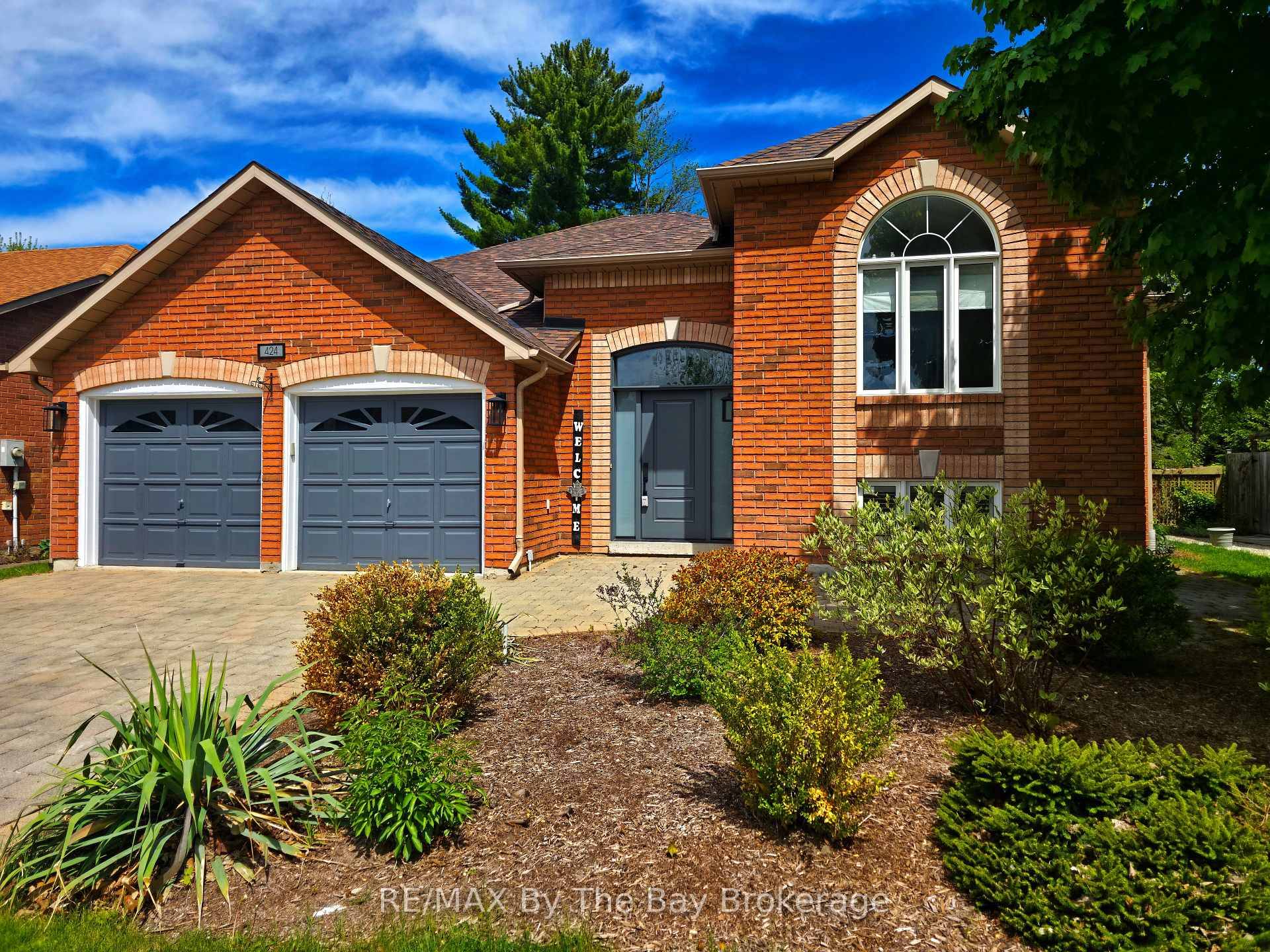 Spacious All Brick Raised Bungalow Move In Ready !