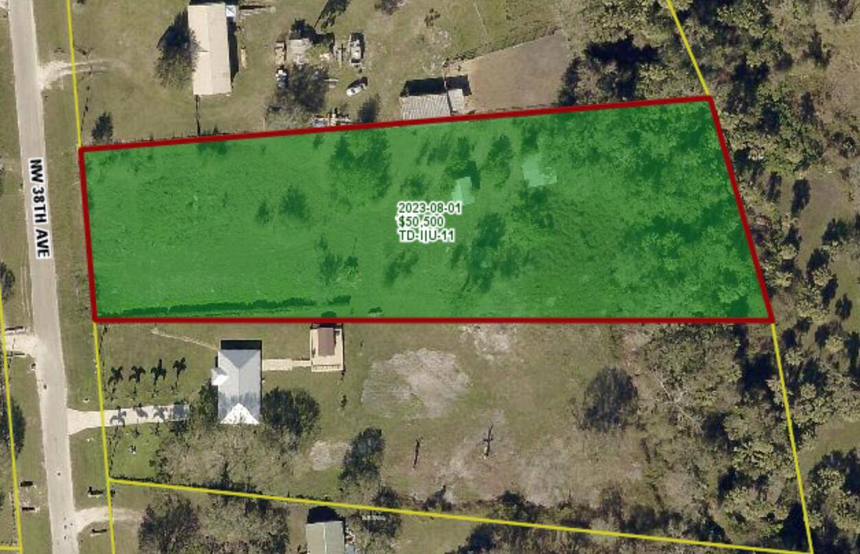 Spacious 1. 75 acre lot in Okeechobee, Florida !