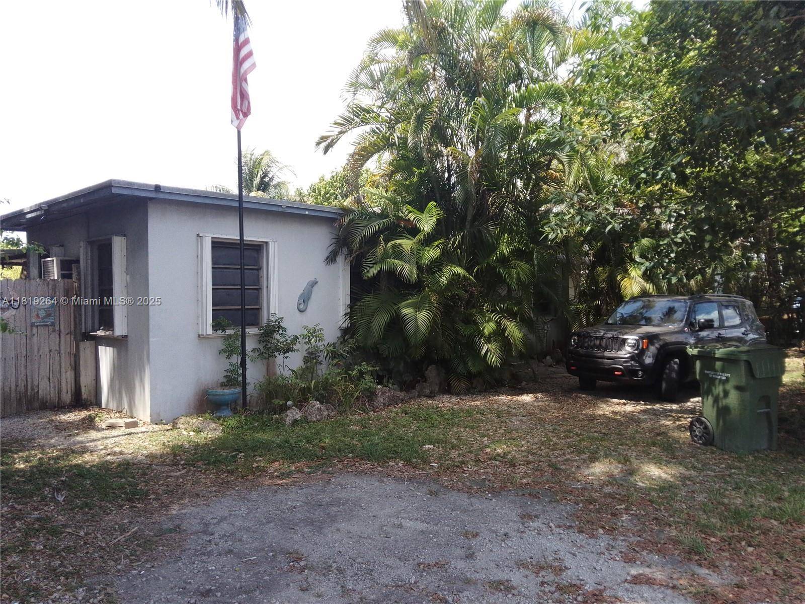 3 1 CBS single family home on over 1 quarter acre !