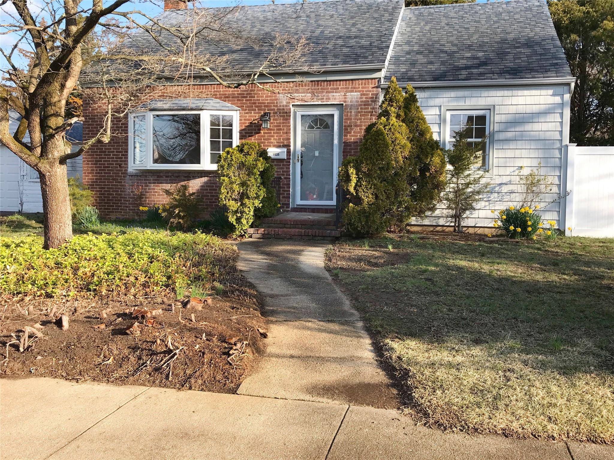 Fantastic home in sought after location !