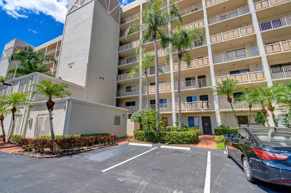 PRICED TO SELL ! ! ! Totally renovate this condo and still be ''tens of thousands '' under market value for this model !