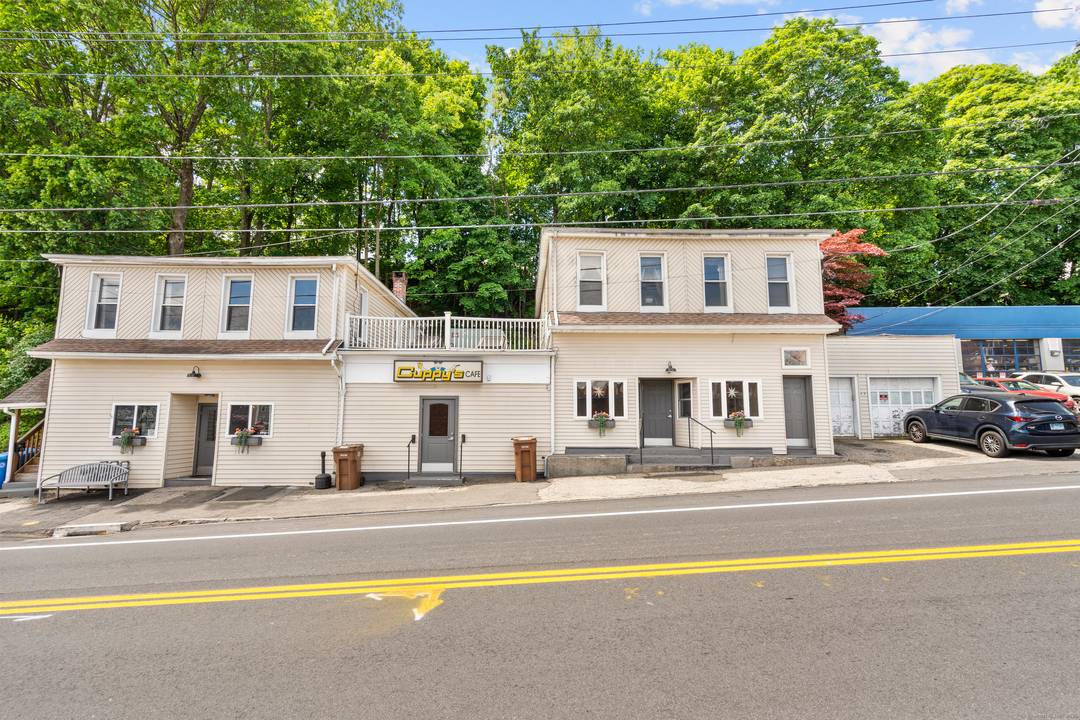 364 Coram Avenue is a 6, 288 sq.