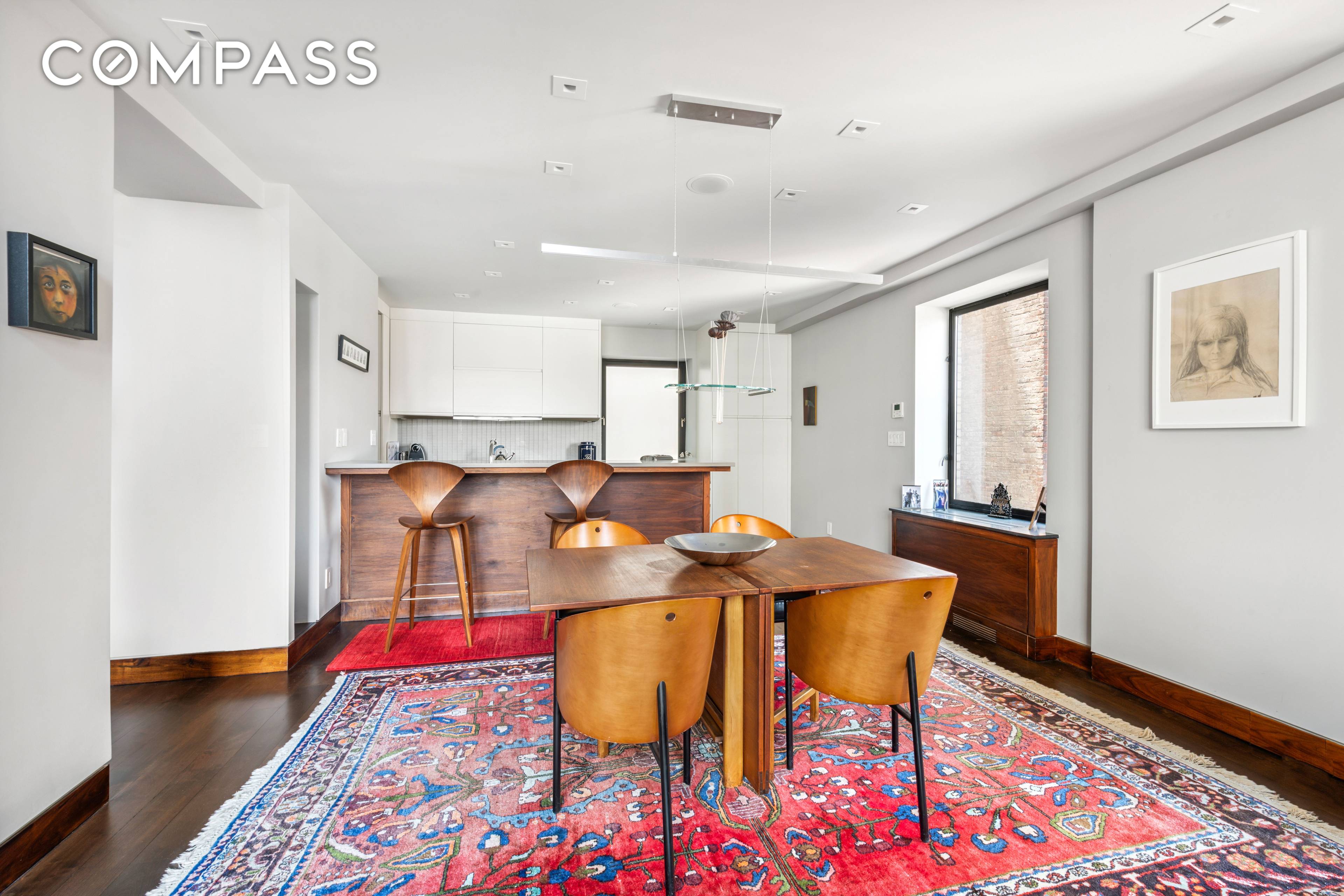 This dramatic contemporary design atelier at the Hotel des Artistes has it all.