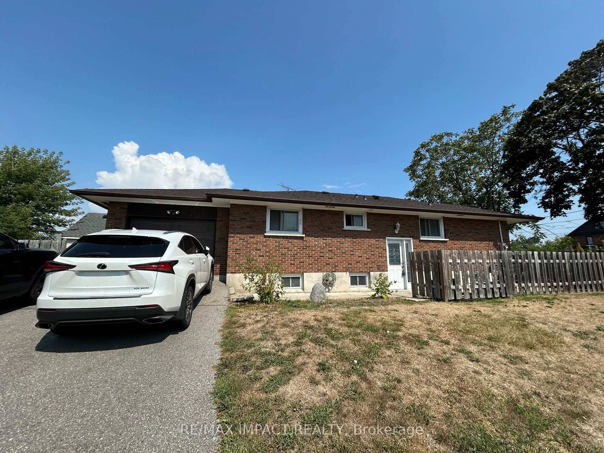 Spacious and bright 2 bed 1 bath basement unit in the quiet amp ; mature neighbourhood of McLaughlin.