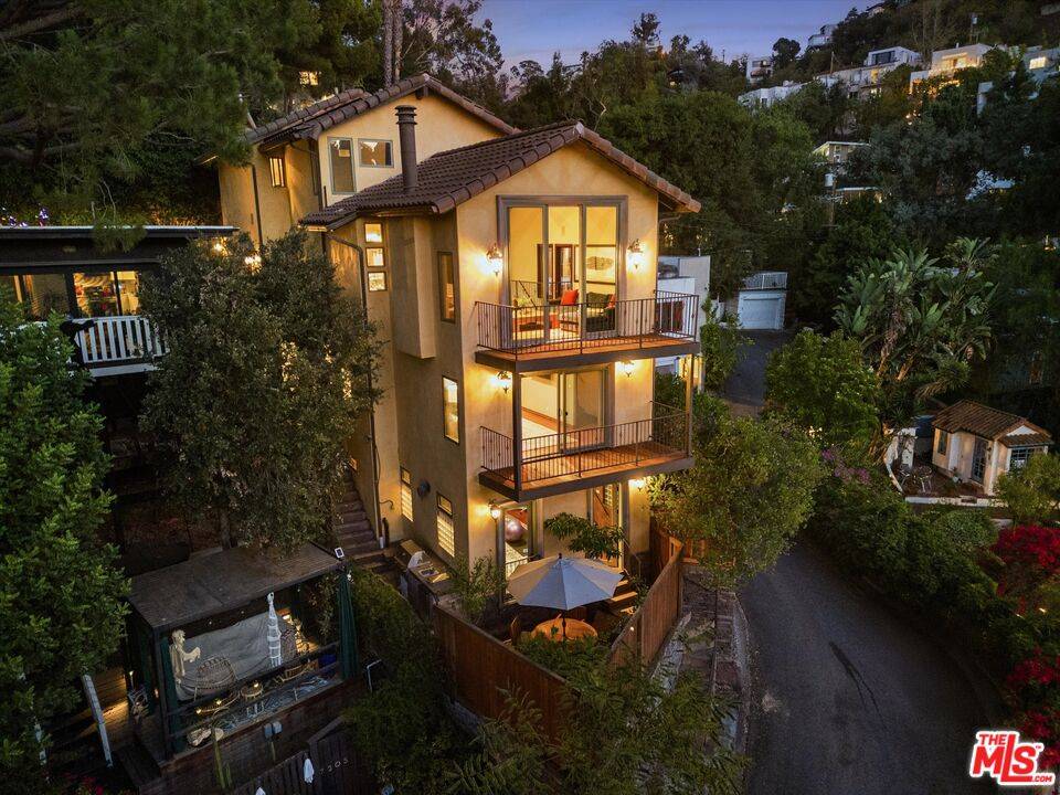 7223   Sycamore Trl 4BR Hollywood Hills East La