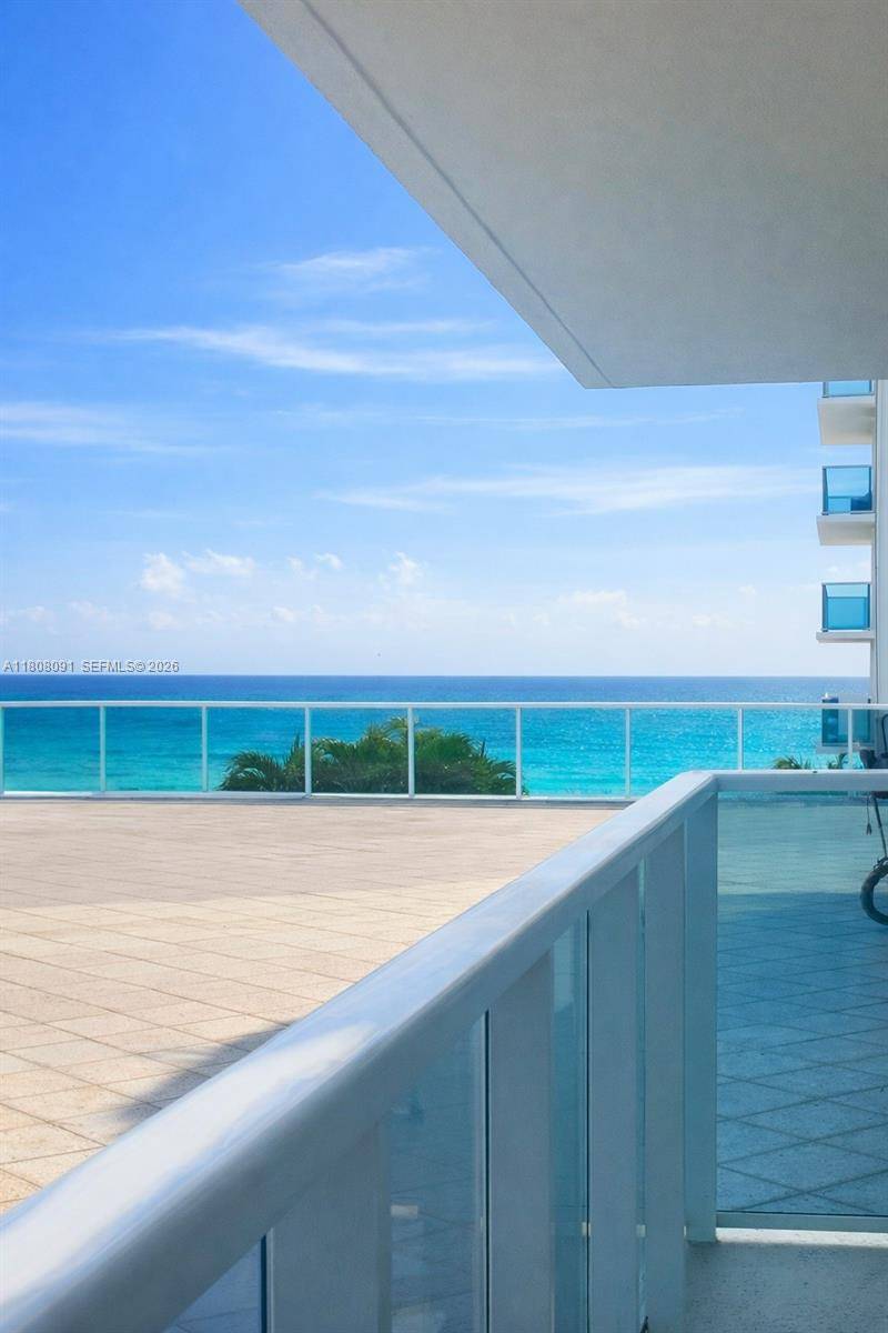 The BEST VALUE ON HOLLYWOOD BEACH.