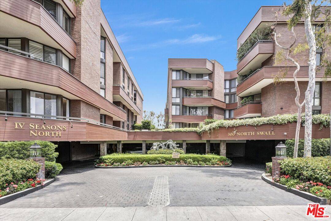 300 N Swall Dr 2BR Beverly Grove La