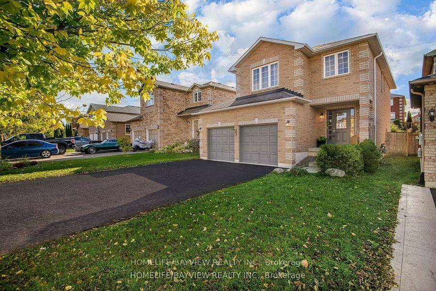 Cosy All Brick Home With Finished Bsmt In One of the Best Barrie's Neighborhood !