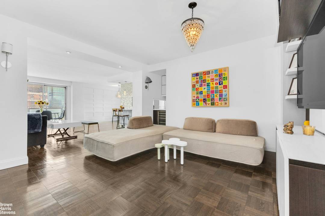 LUXURIOUS CONVERTIBLE 2 BEDROOM WITH TERRACE amp ; PANAROMIC VIEWS !