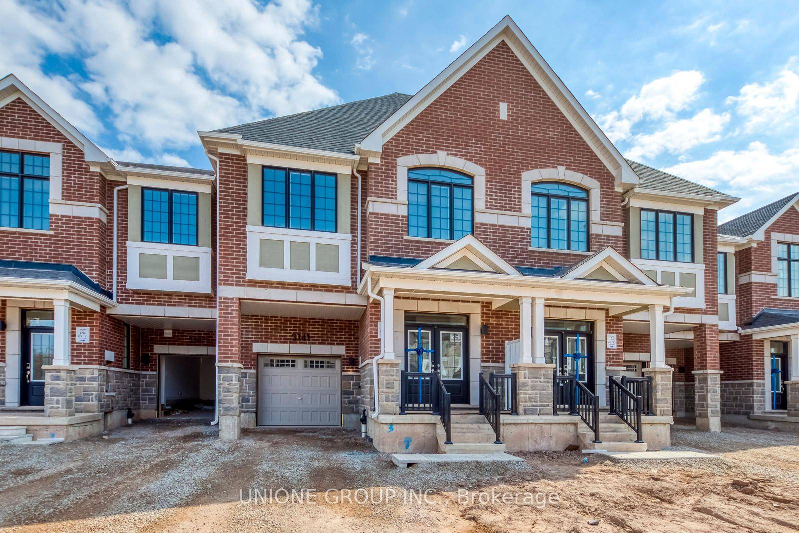 Brand New Stunning 4 Bed, 2.