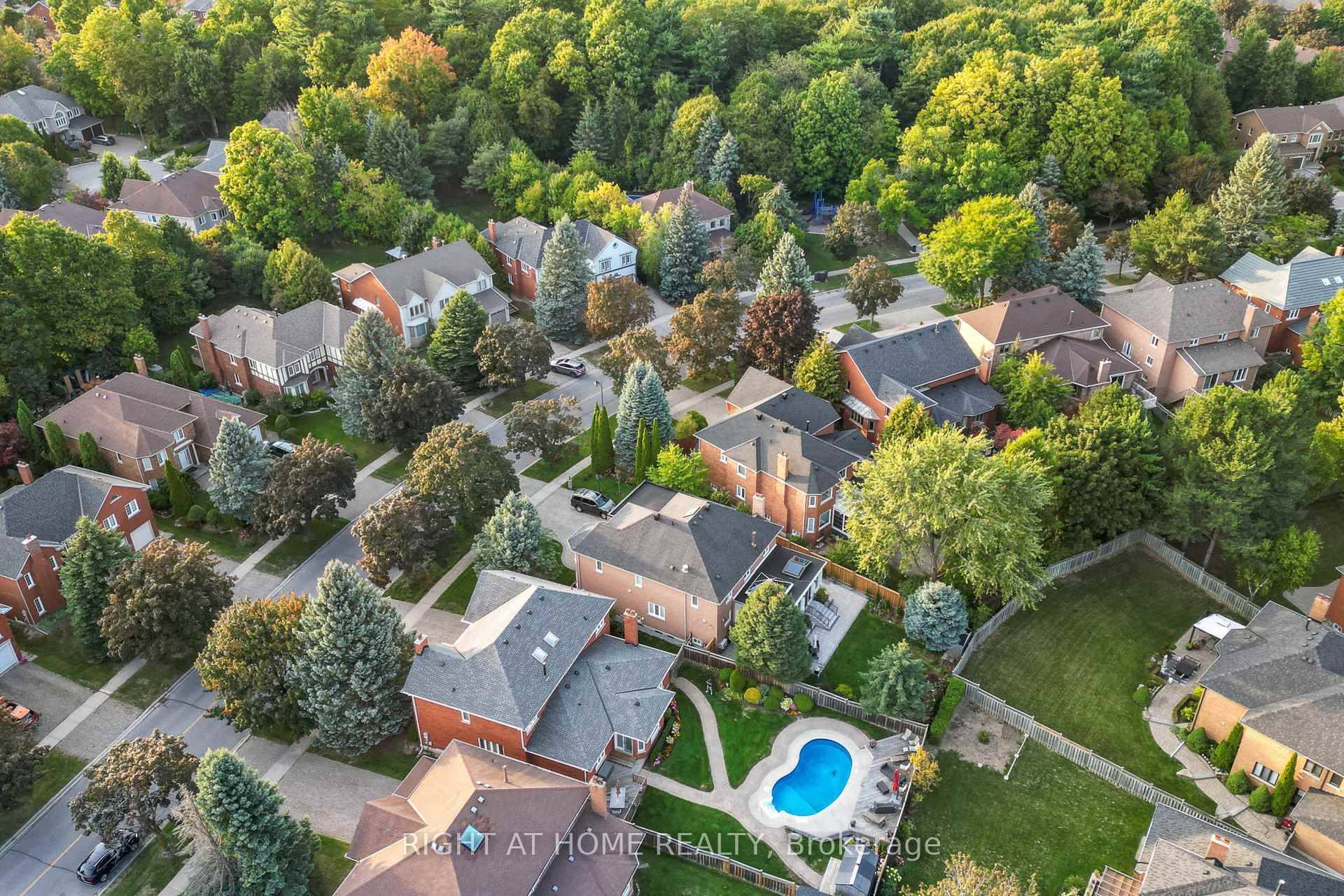 Welcome to Luxury living in Prestigious Bayview Hill.
