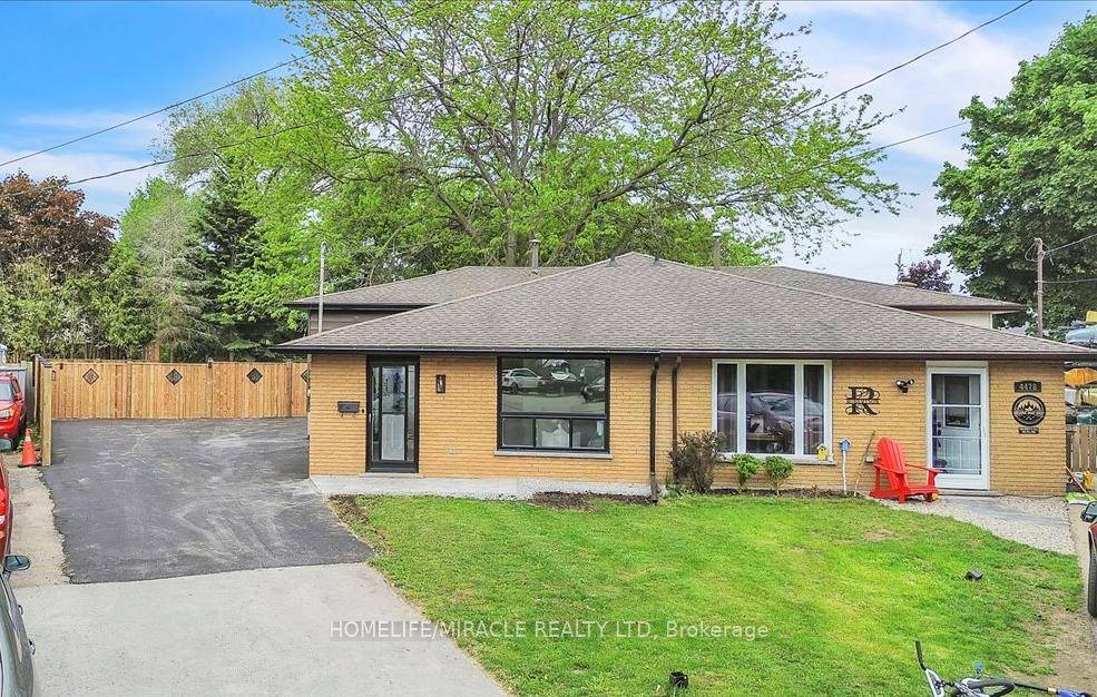 Fully renovated top to bottom and custom designed finishes, spends on renovation, new kitchens with quartz Counter tops and back splash, center island, brand new SS appliances, all new floors, ...