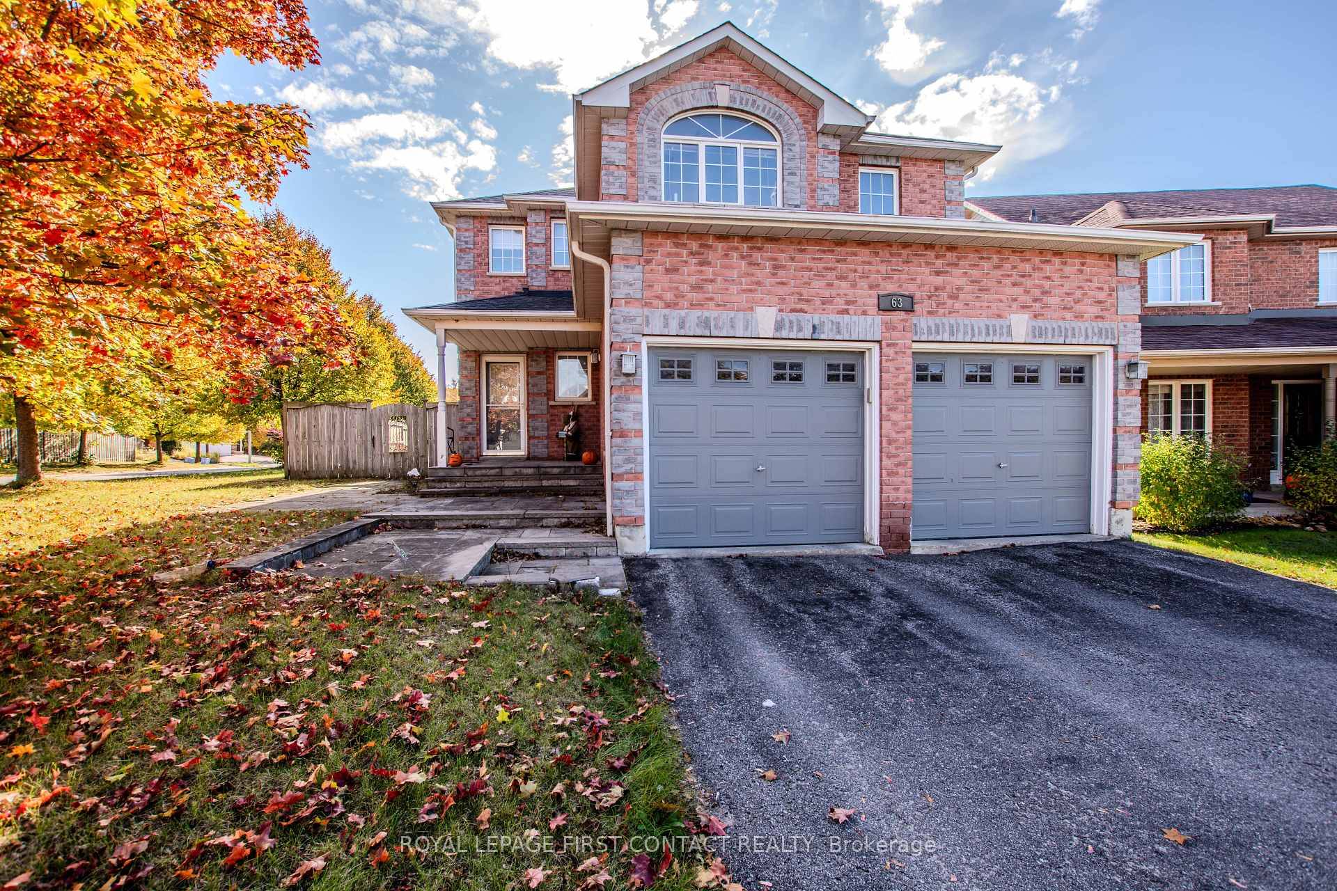 Welcome to this inviting family home located in Barrie's desirable Ardagh neighbourhood a community known for its family friendly atmosphere, excellent schools, nearby parks, and convenient commuter access north, south, ...