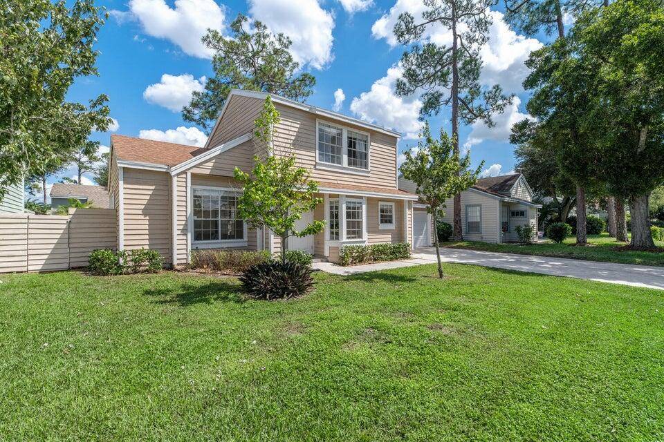 Beautiful turnkey home in the heart of Wellington !