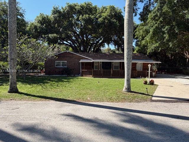 NO HOA.. ! ! ! OVERSIZED 17, 000 SQ.
