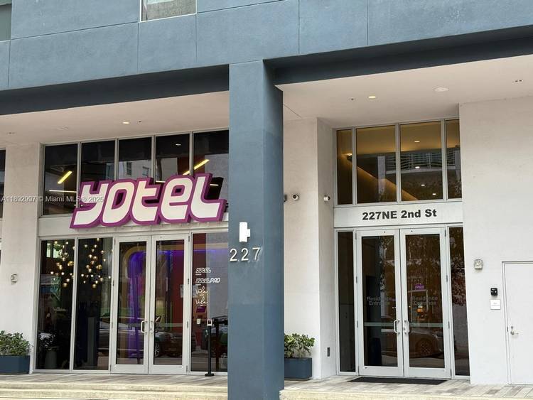 INVESTORS ! ! Excellent immediate cash flow opportunity.