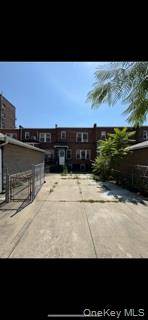 5 bedrooms and 2 1 2 bathrooms House For Rent.