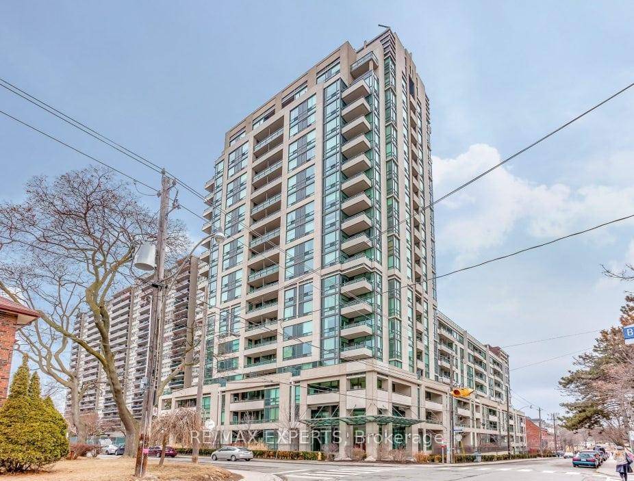 Bright 1 Bedroom In Highly Sought After 88 Broadway Ave !