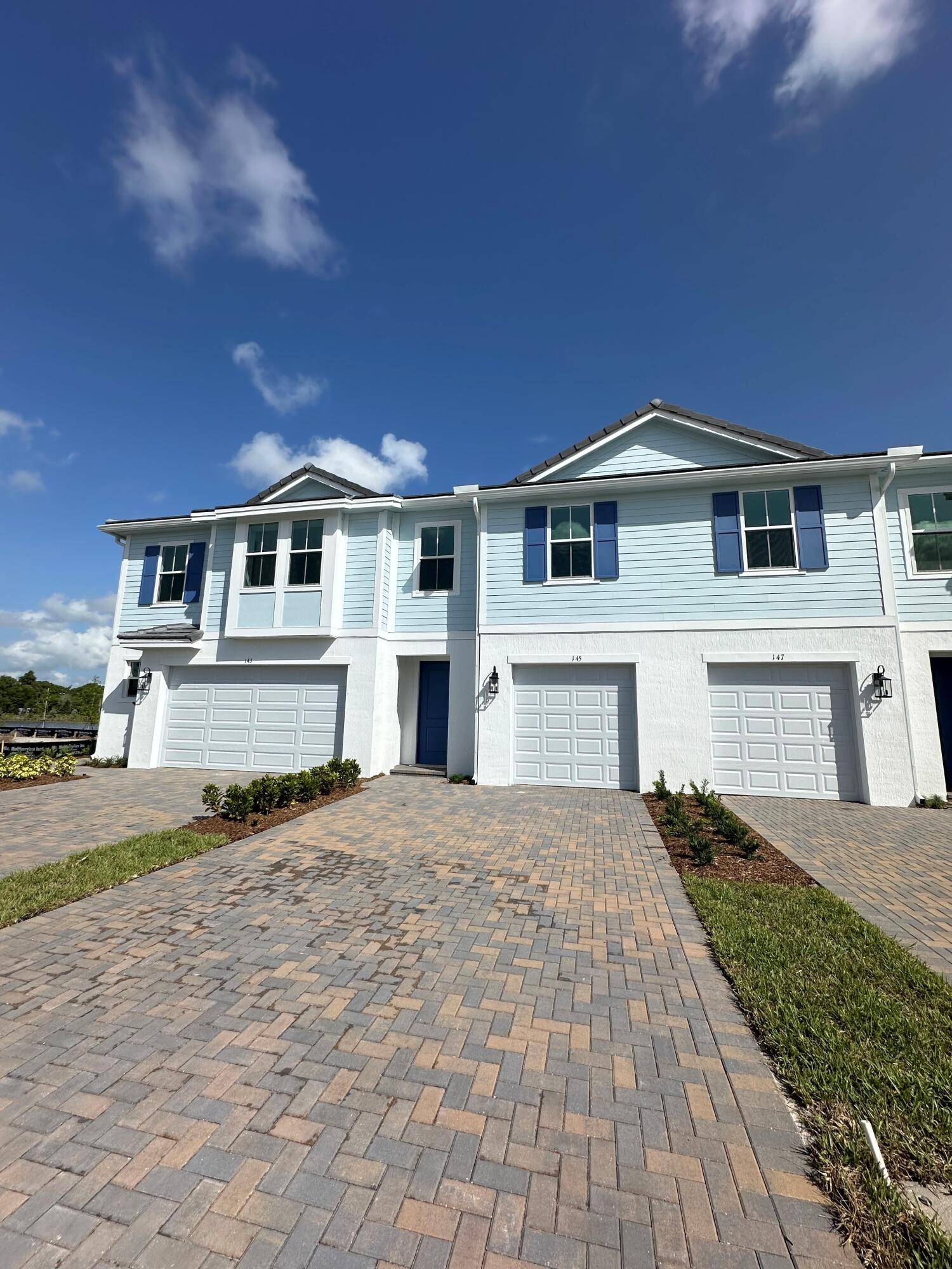 Experience luxury and comfort in this end unit, Fullerton II townhome, lives like a single family home with 9''4 ceilings, side windows brightening the entire lower level, plank tile floors ...