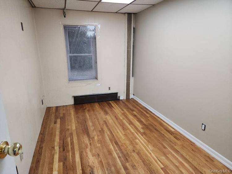 Spacious 4 bedroom apartment available on Flatbush Ave.