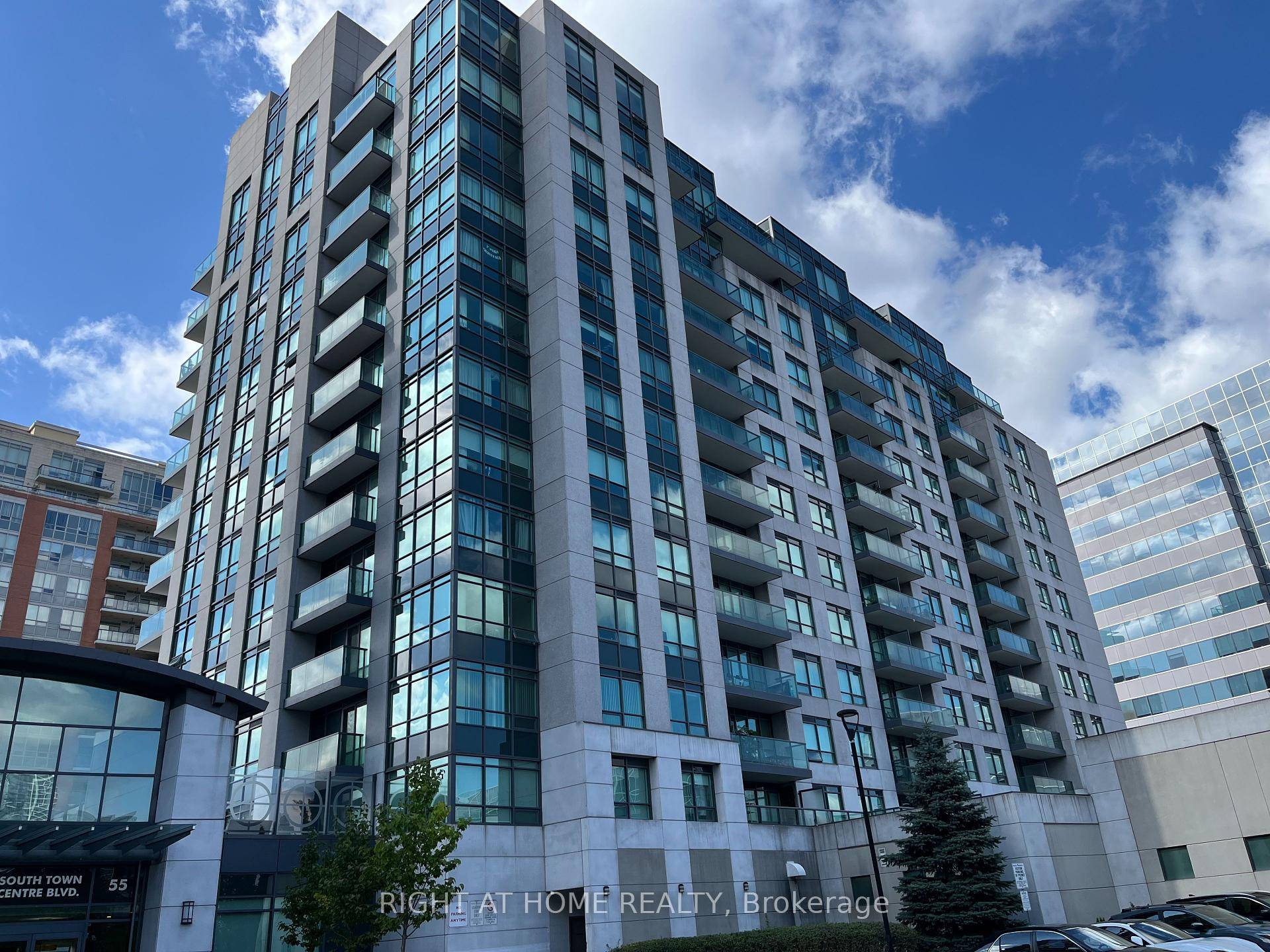 Immediate Occupancy Possible, One Bedroom, Just Under 600Sq Ft, Stainless Steel Kitchen Appliances, Very Clean amp ; Bright, 24 Hour Concierge amp ; Viva Transit To Finch Subway amp ; ...