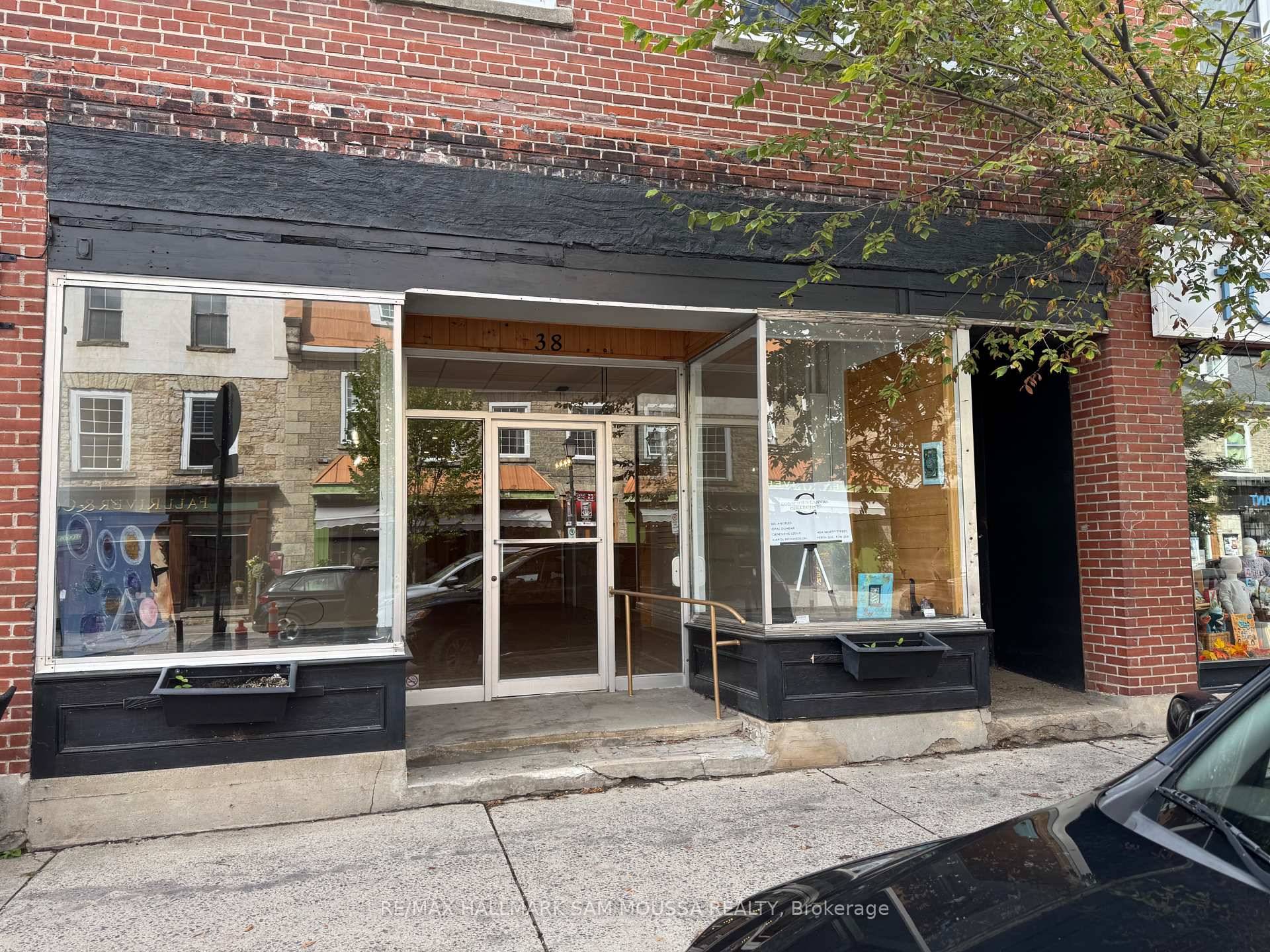 Outstanding location for a retail store in the heart of historic Perth.