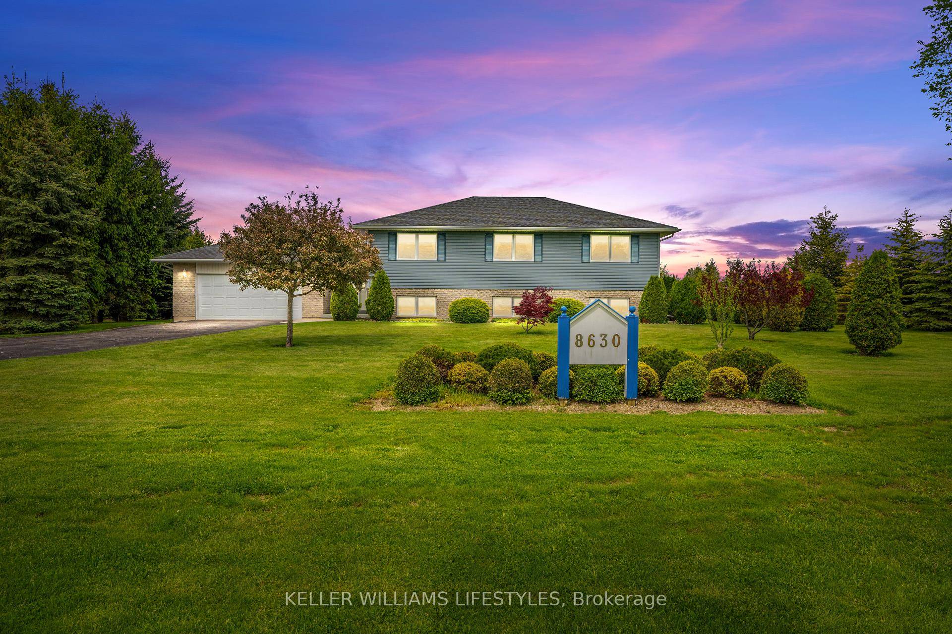 Welcome to your private retreat just 700m from the sparkling shores of Lake Huron !