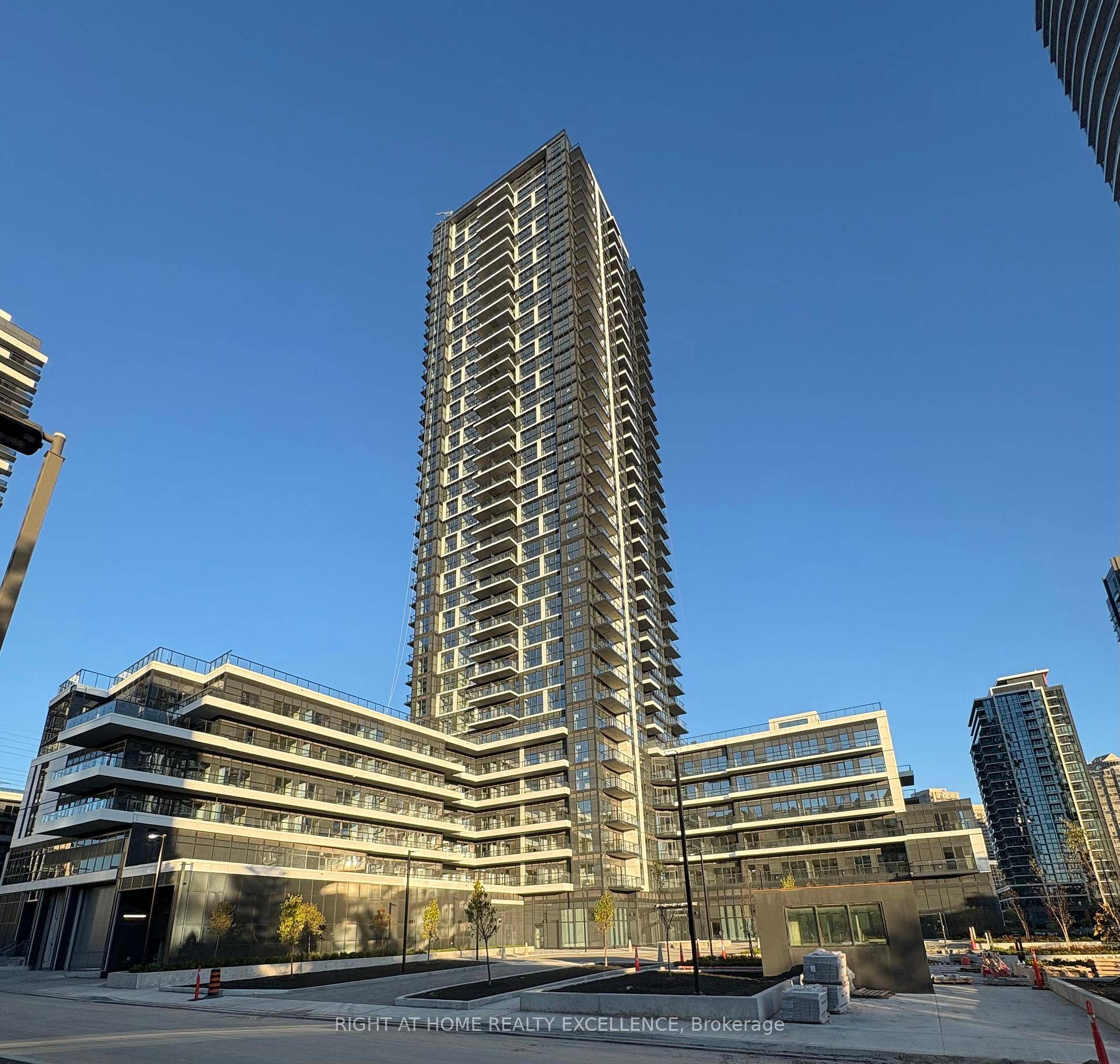 Experience modern living in this brand new 1 bedroom den condo, ideally located near Hurontario and Eglinton.