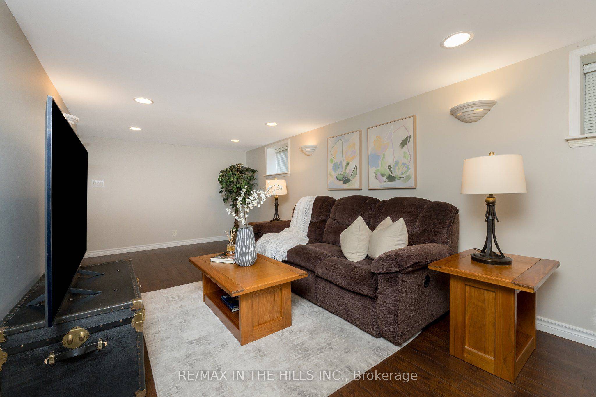 Look no further. This must see 3 bedroom 3 bath family home in sought after Lakeview neighbourhood is sure to impress.