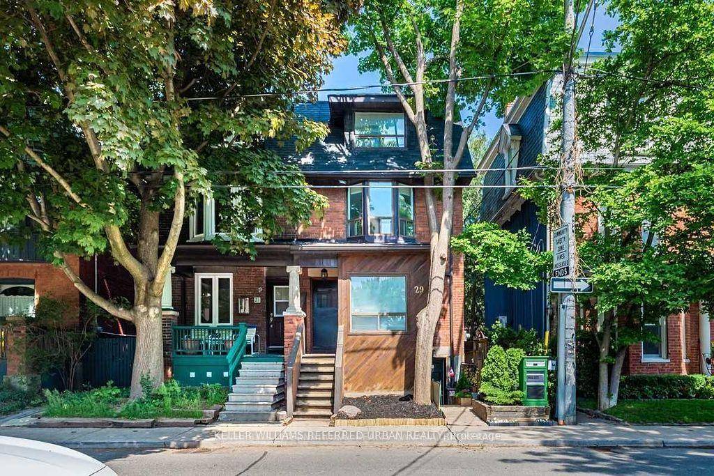 Bright and beautiful upper floor unit in the heart of South Riverdale !