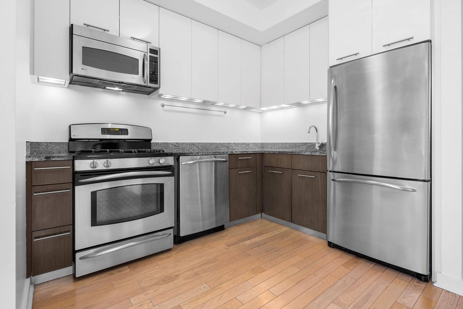 OPEN HOUSE SUNDAY APRIL 6 1 2pm 230 Ashland Place, the Forte, is located in the Fort Greene area.
