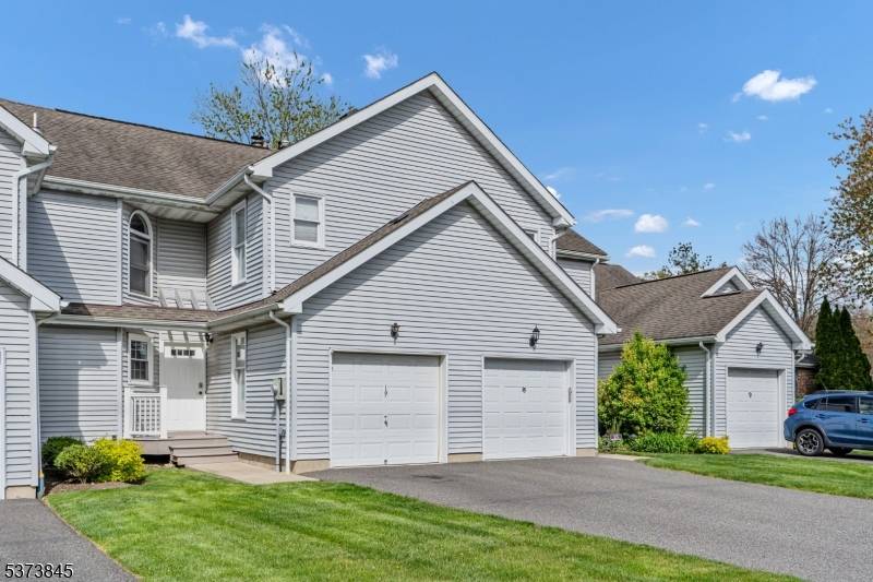 Welcome to this 2 bedroom, 2.