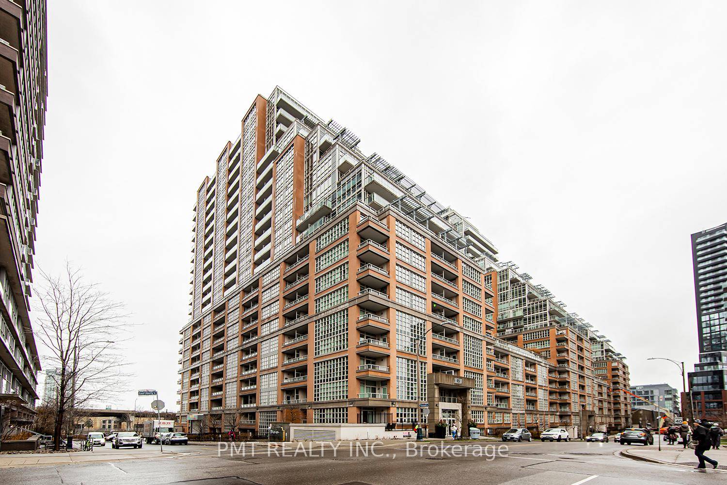 Welcome to 65 East Liberty Street an outstanding opportunity to live in one of Toronto's most dynamic and desirable neighborhoods !