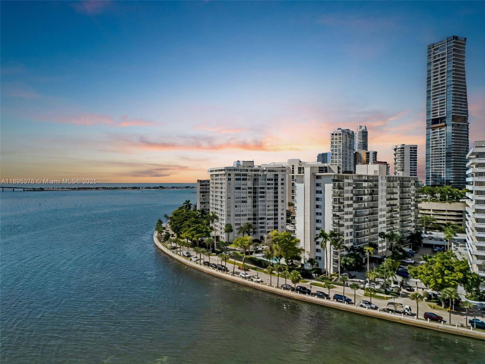 Discover this stunning 2 bedroom, 2 bathroom corner unit located in the heart of Brickell.