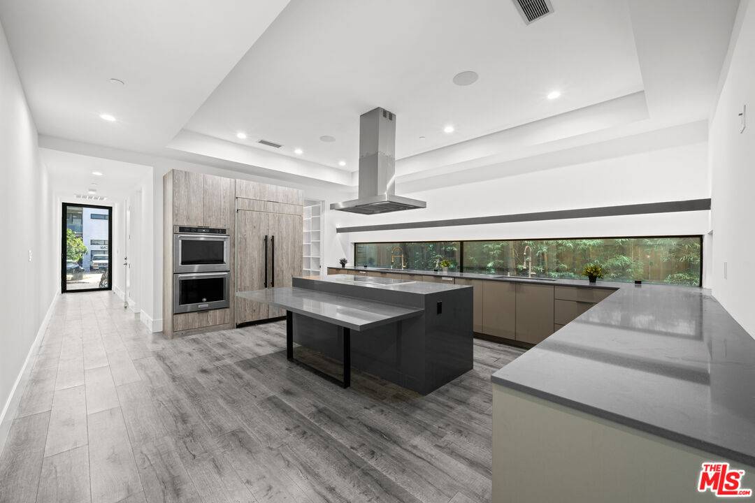 1613 S Wooster St 4BR Beverlywood La