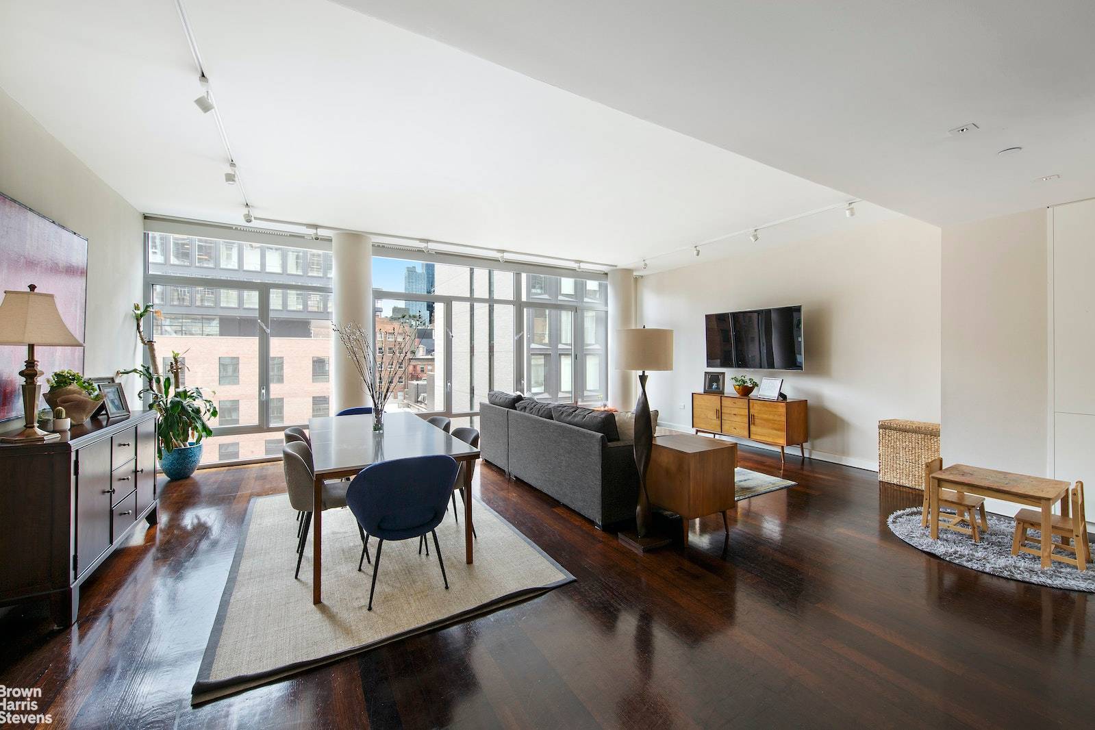 This expansive loft is exquisitely renovated, using only the finest materials.