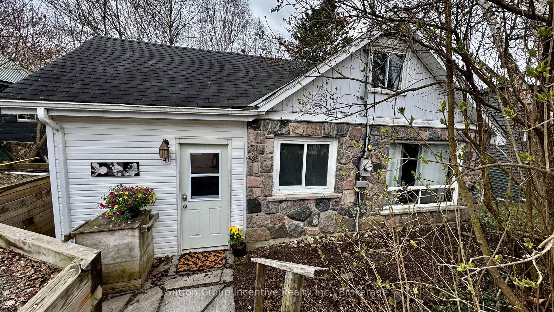 This in town home is ideal for a couple or first time buyer, with everything on one floor, including one bedroom and bathroom, and two additional rooms in the attic ...