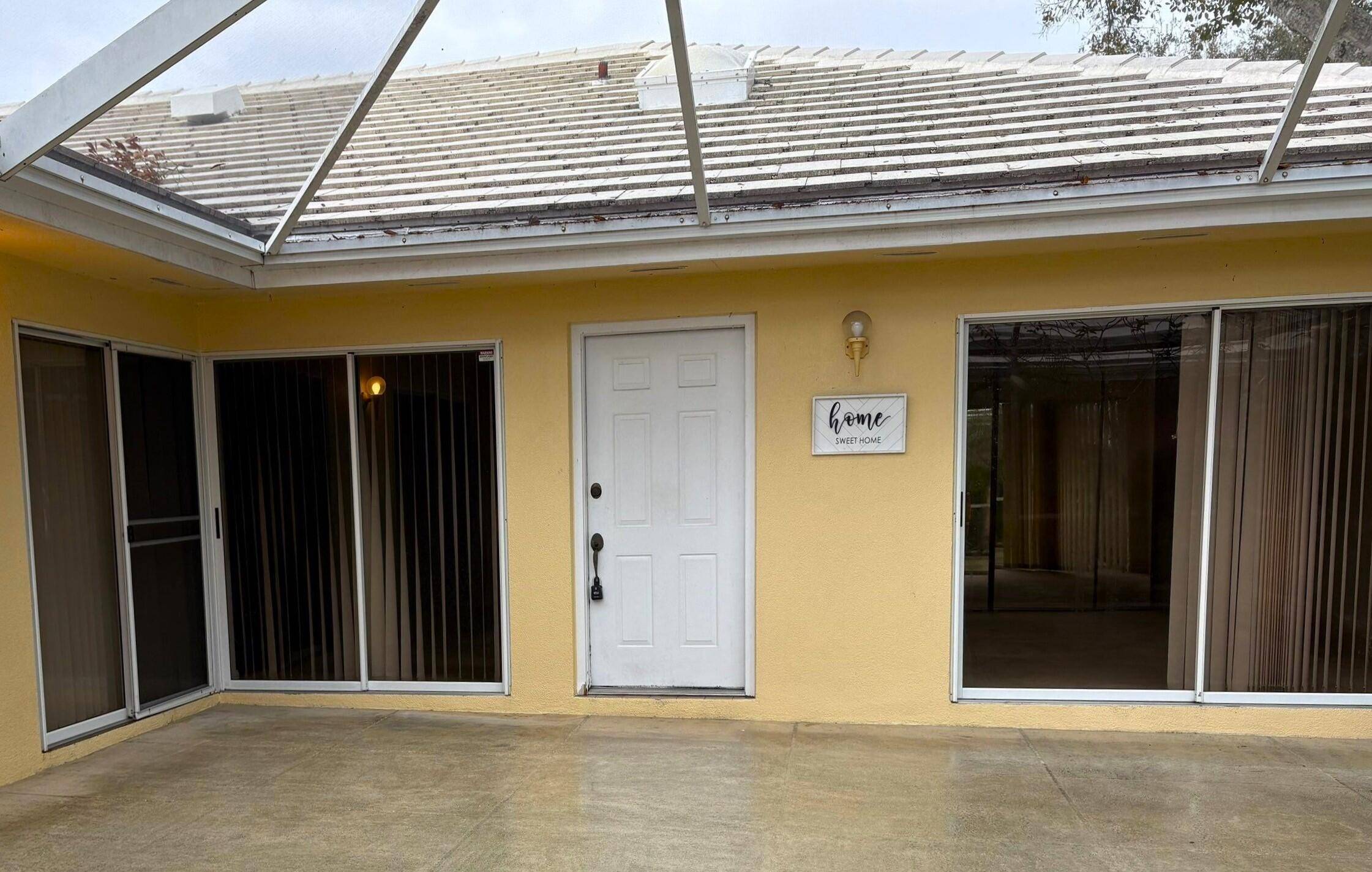 Welcome Home ! This is a Fabulous opportunity to own a 2 bedroom 2 bath home in Palm Beach Gardens.