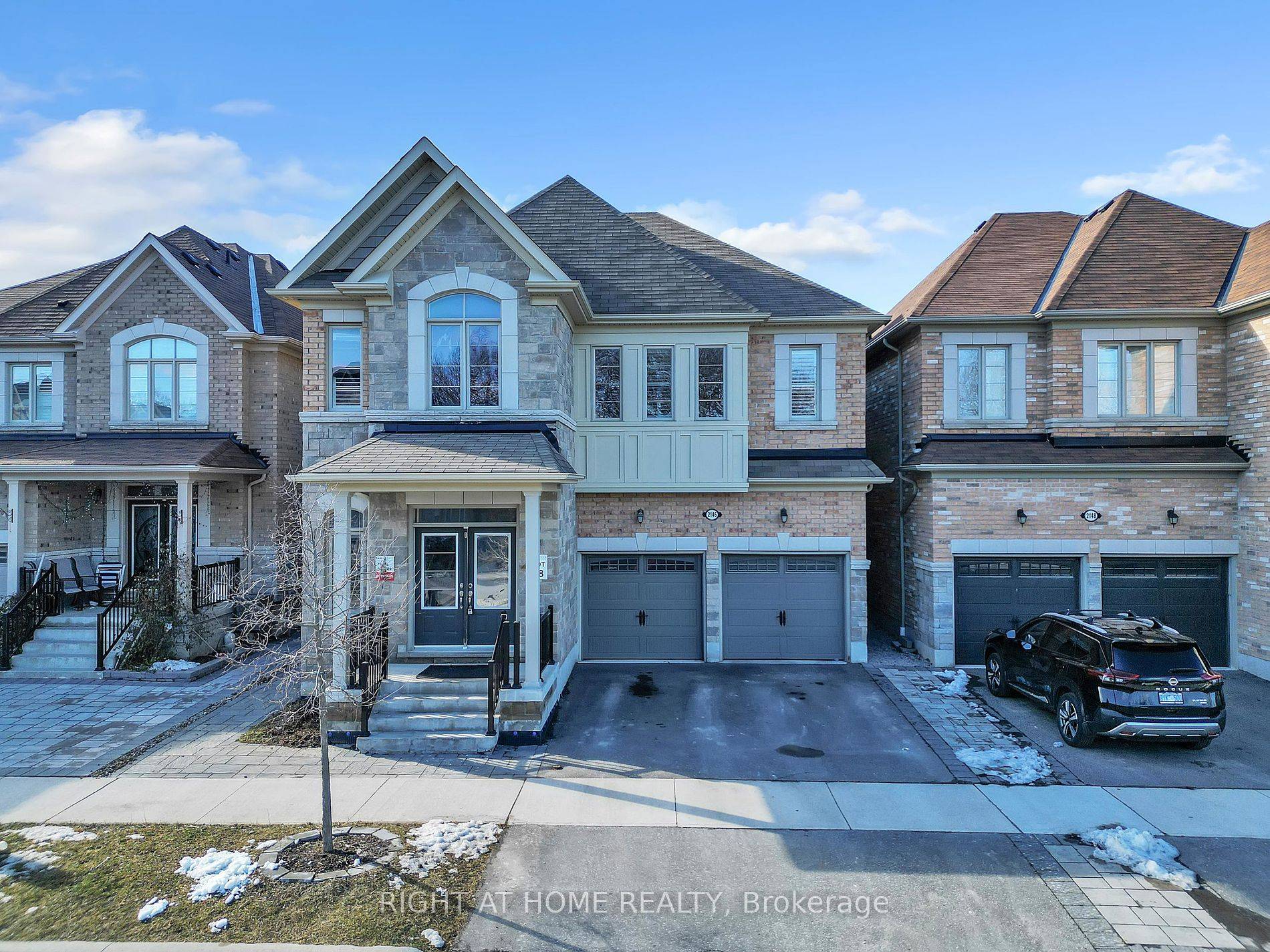 Beautiful home made with 5 bedrooms 2 Bed basement office room 3.