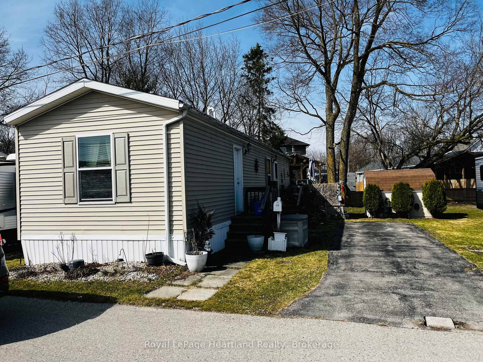 Charming 2 Bedroom, 1 Bathroom Modular Home in The Cove Mobile Home Park 50 Community.
