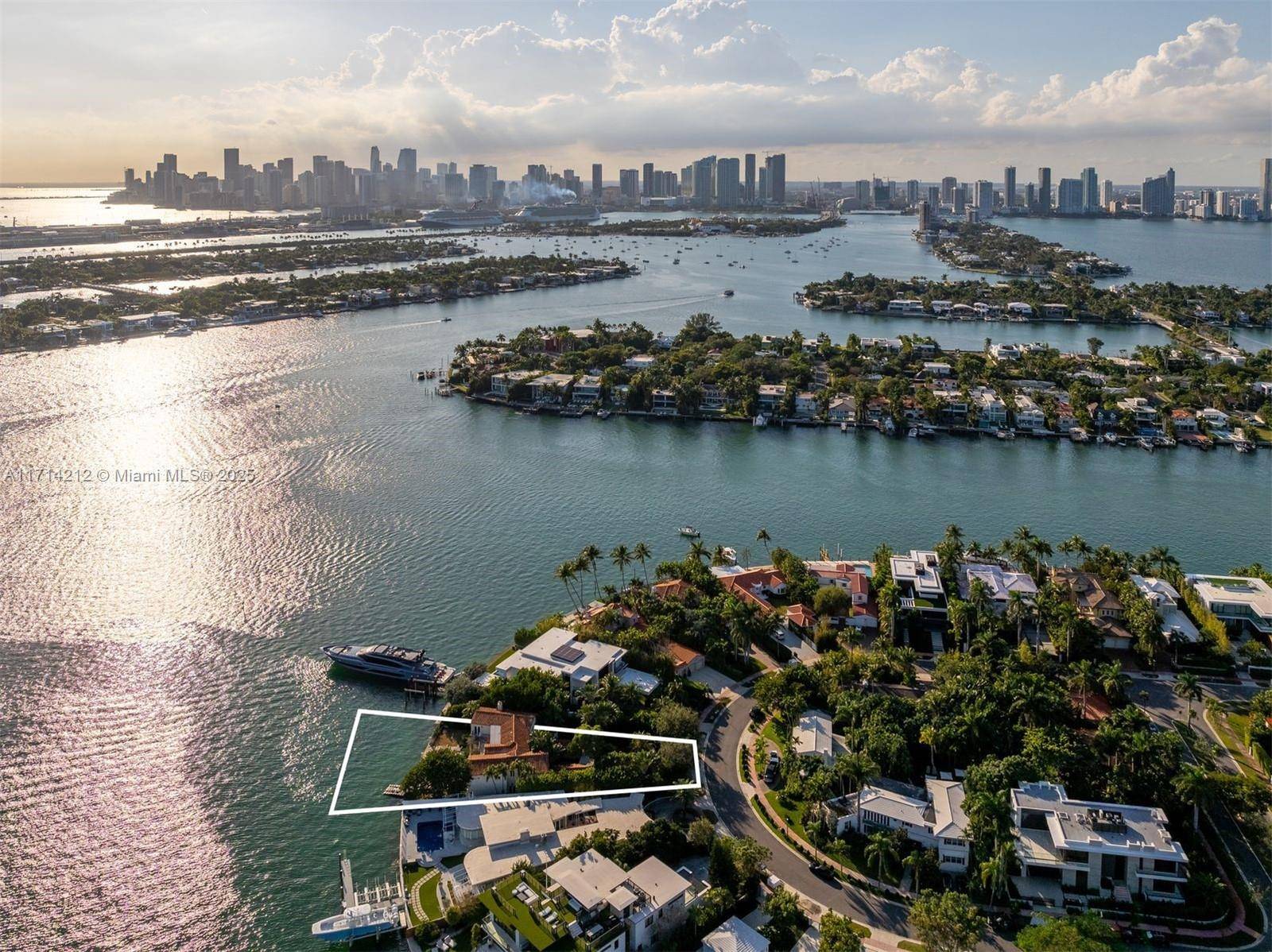 Perfect opportunity to build your dream home on the exclusive south tip of Rivo Alto Island.