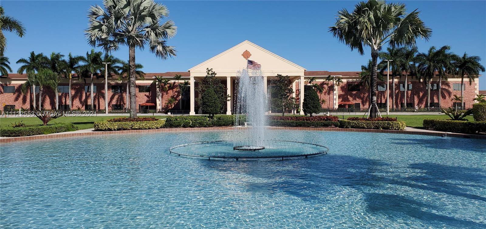 Spacious 1 bed, 1. 5 bath with stunning lake views and a large screened in patio.