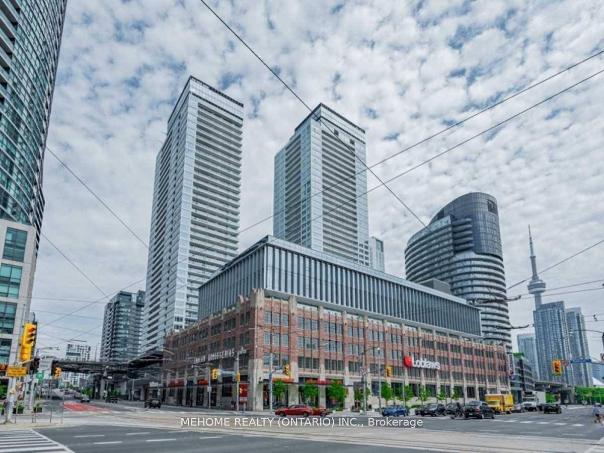 Live your best life in this highly sought after lakefront condo !