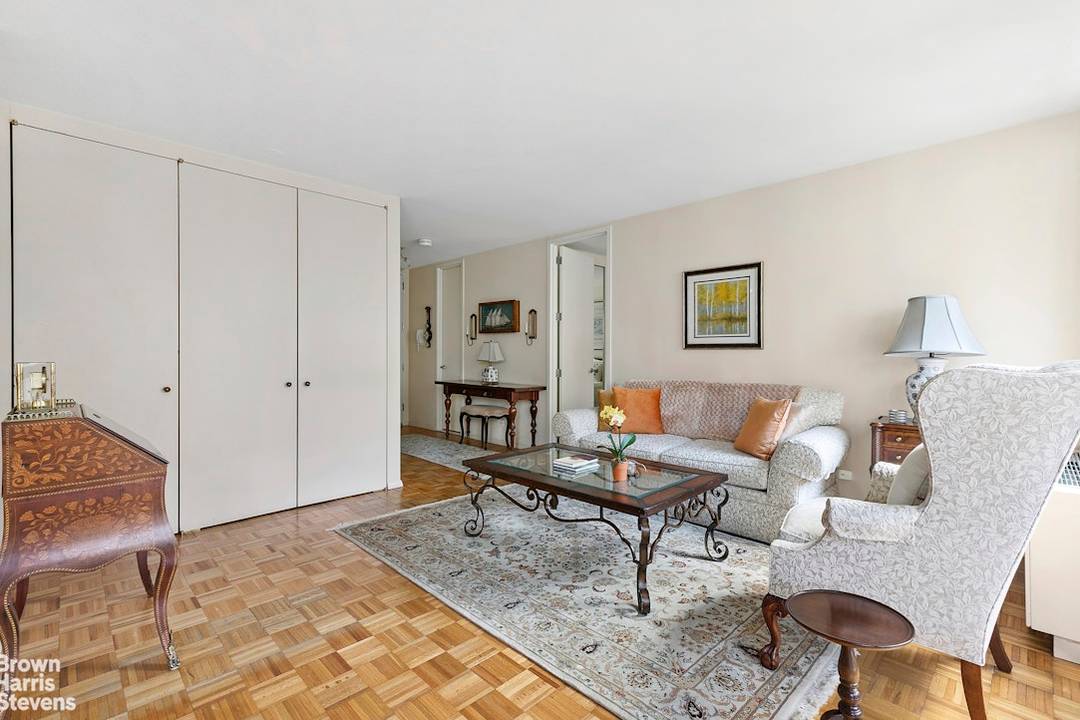 Delightful Junior 4 with Balcony in Lincoln Square Welcome to your future home at 161 West 61st Street, Unit 15H a delightful gem nestled in the heart of the Upper ...