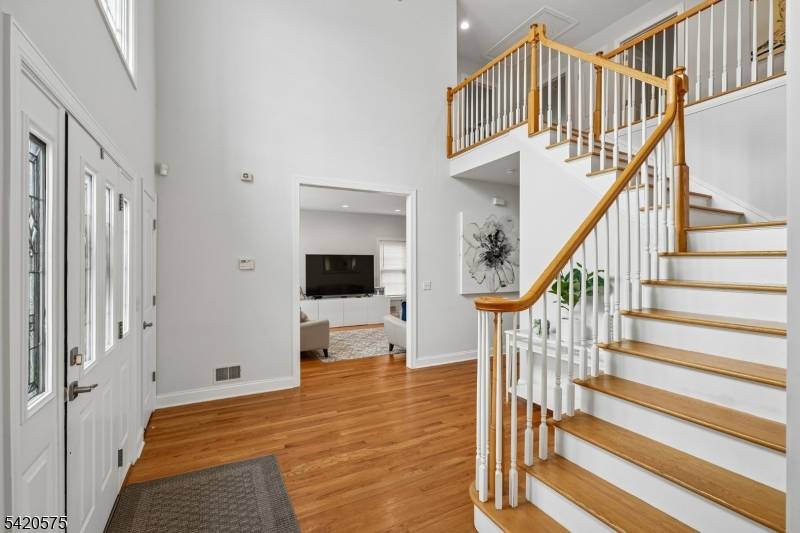 Welcome to this stunning center hall colonial.