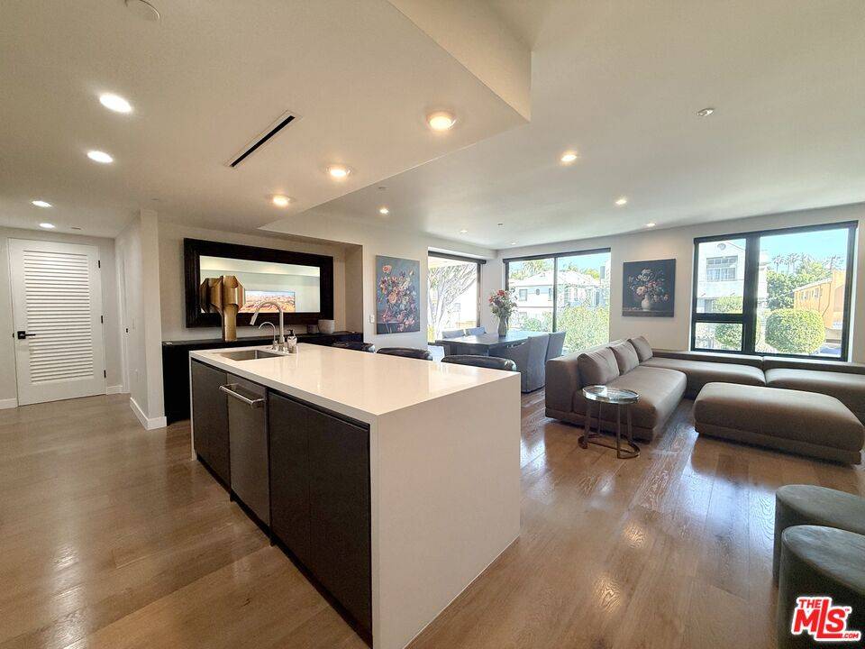 1017 N Croft Ave 2BR Sunset Strip La