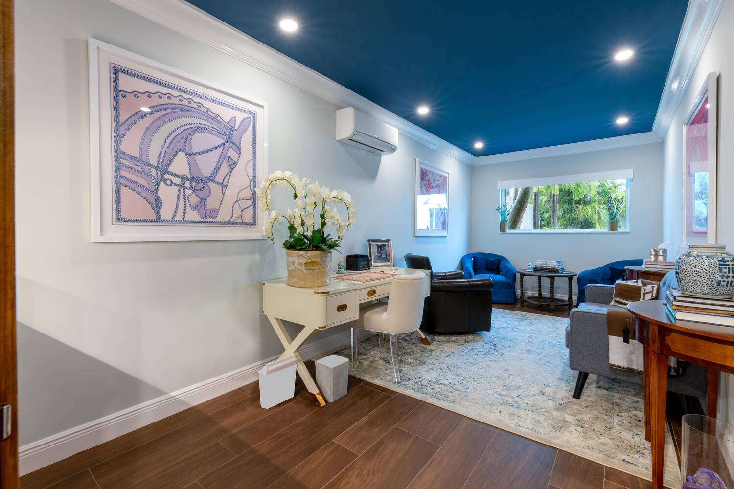 1, 276 sf. Completely gut renovated commercial office space.