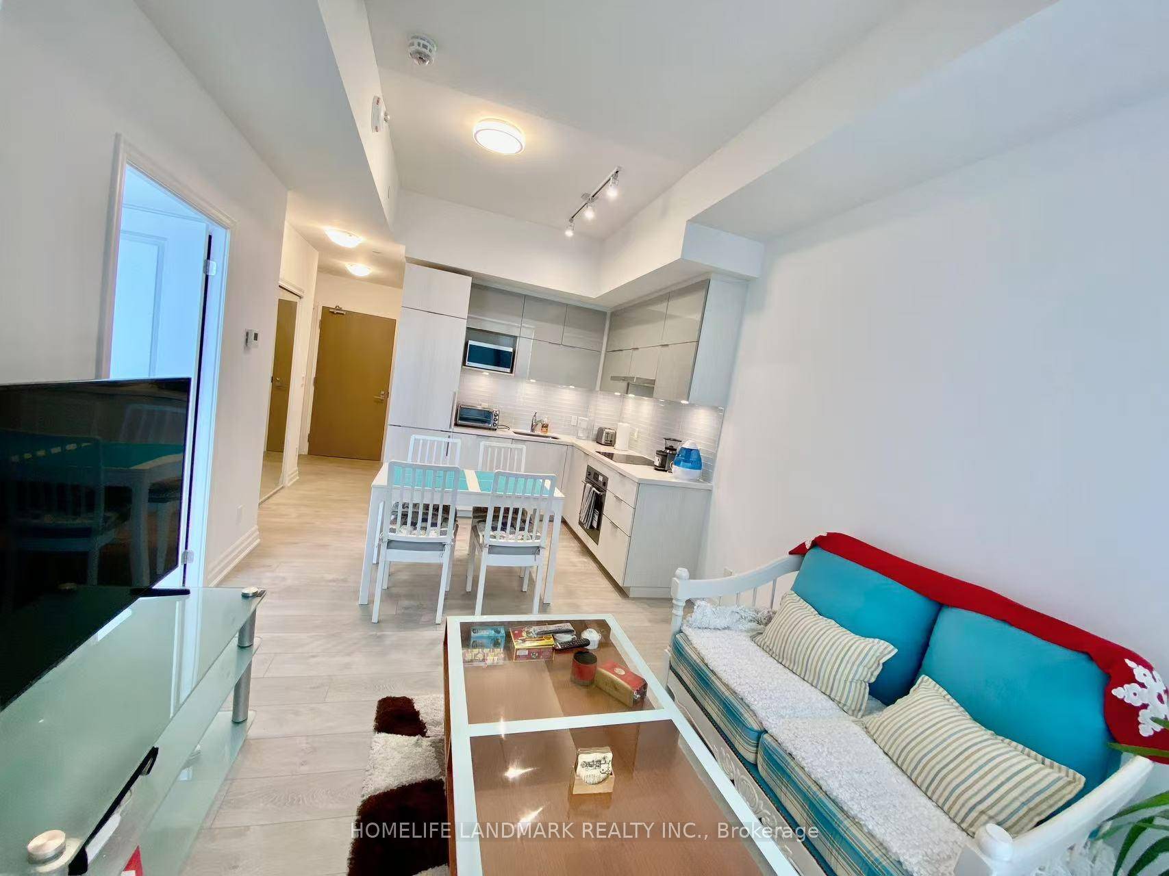 Unobstructed South View With Plenty of Sunlight York Condo Penthouse 10Ft Ceilings 1 Bdrm W Large Den Can Be Second Bdrm With 2 Full Baths Unit In Downtown Markham.
