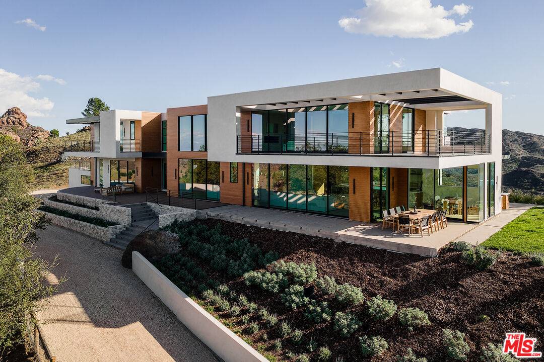 32180   Mulholland Hwy 7BR Malibu La