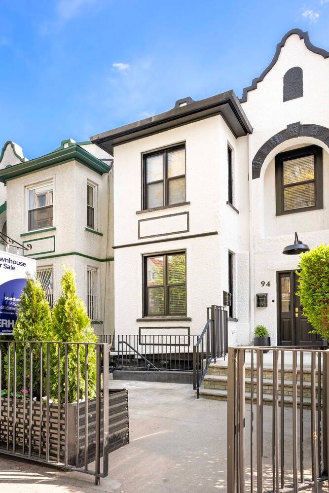 Perfectly positioned in the heart of Prospect Lefferts Gardens, 94 Hawthorne Street is a masterfully renovated, expansive 20 foot wide semi detached townhouse that seamlessly blends scale, light, and luxury.